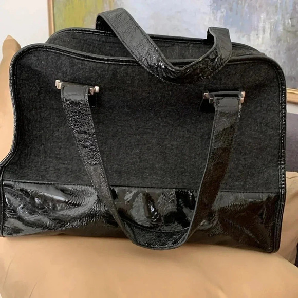 Grey and  faux patent hand bag - Picture 4 of 12